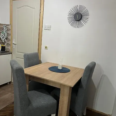 Parliament City Centre Studio Apartment